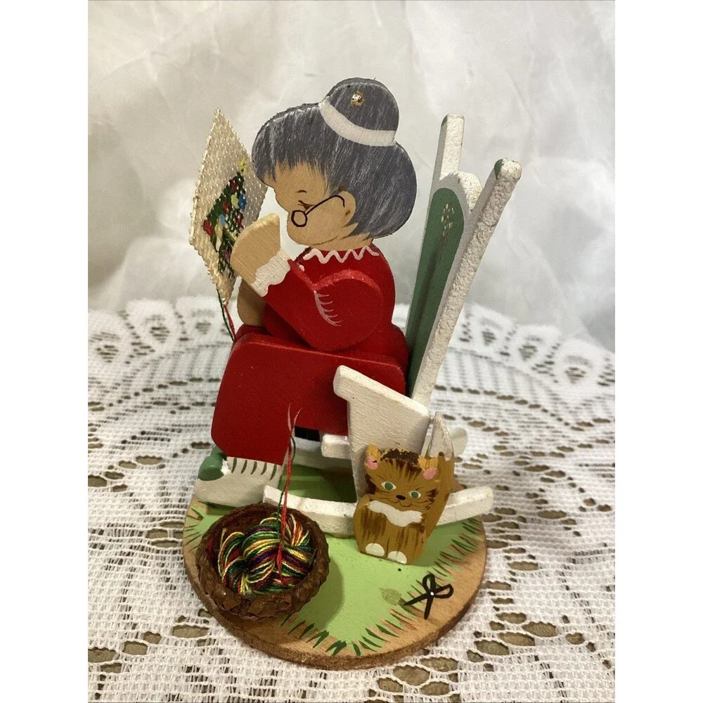 Emgee Corp Mrs Claus Crafting / Sewing Wooden 3.5